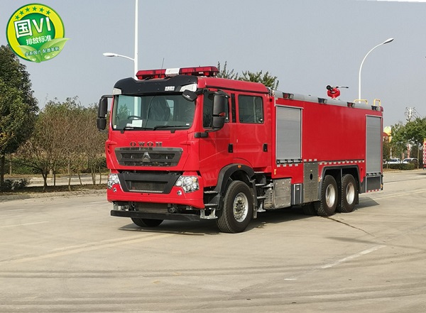 國(guó)六重汽豪沃16噸水罐消防車